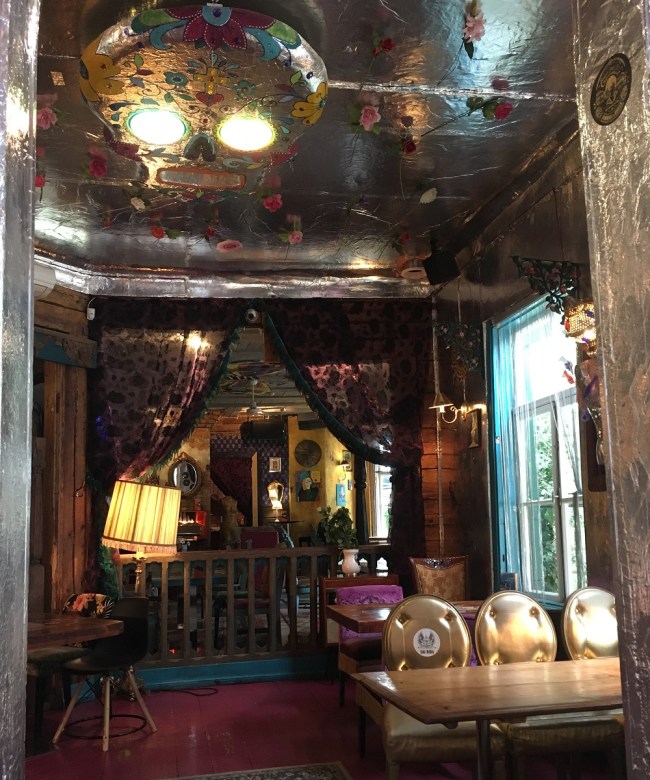 A taste of Manna la Roosa's decor