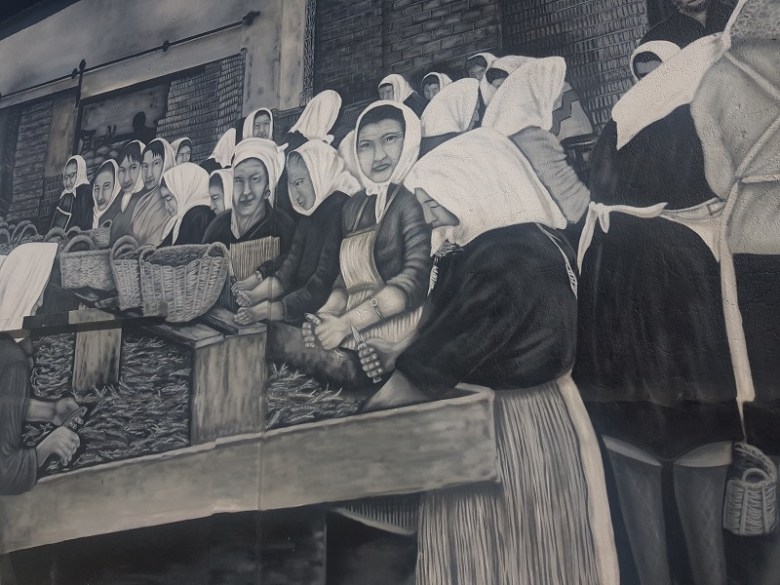 mural - women in canning factory
